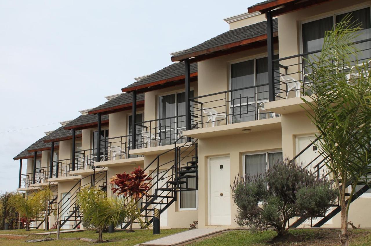 Brisas Del Lago Apartamentos Colon  Ngoại thất bức ảnh