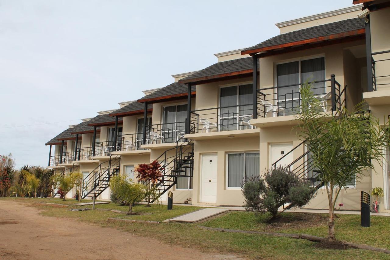 Brisas Del Lago Apartamentos Colon  Ngoại thất bức ảnh