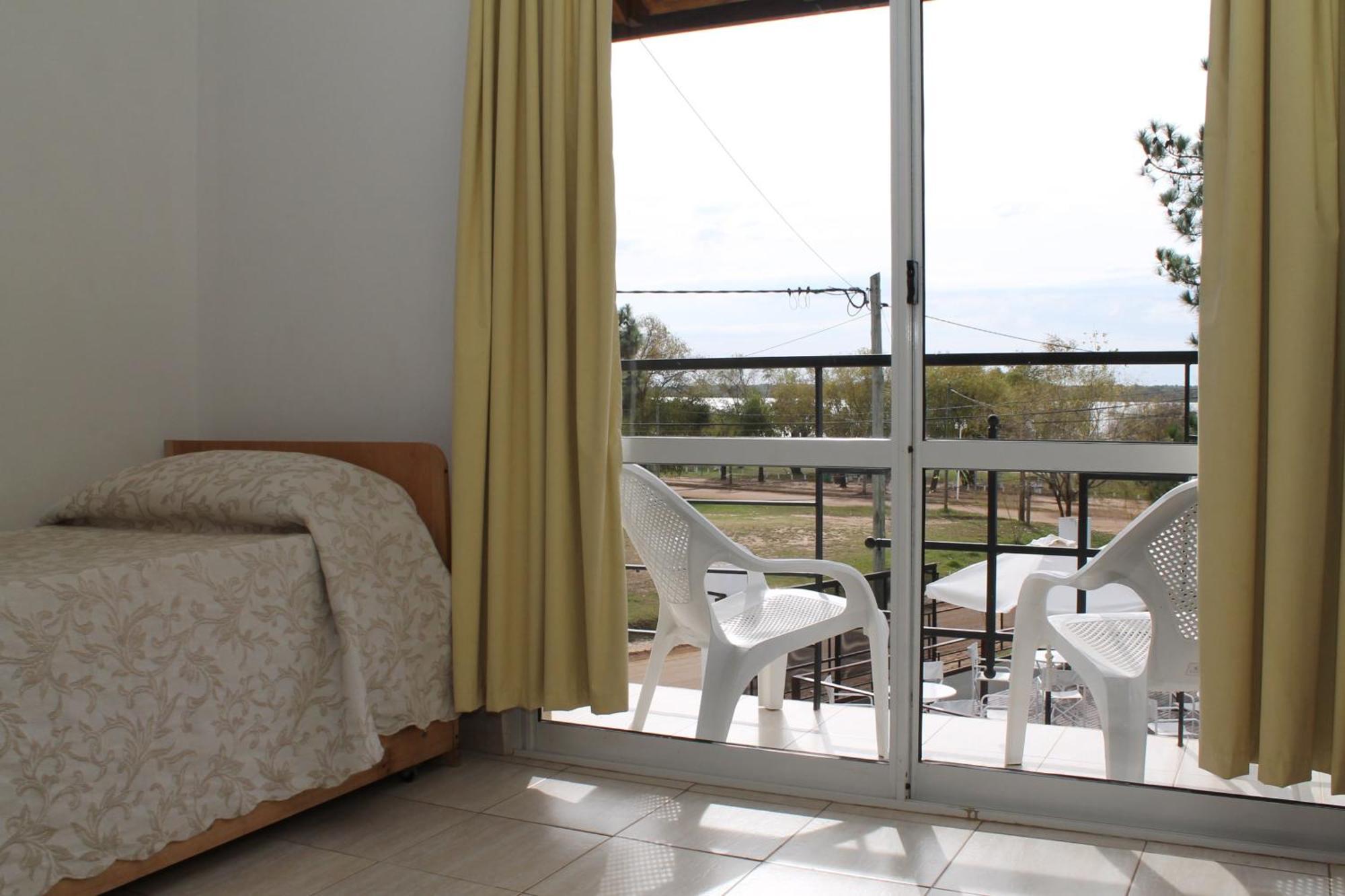 Brisas Del Lago Apartamentos Colon  Ngoại thất bức ảnh