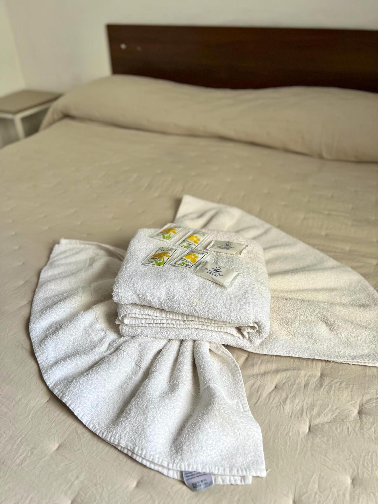 Brisas Del Lago Apartamentos Colon  Ngoại thất bức ảnh