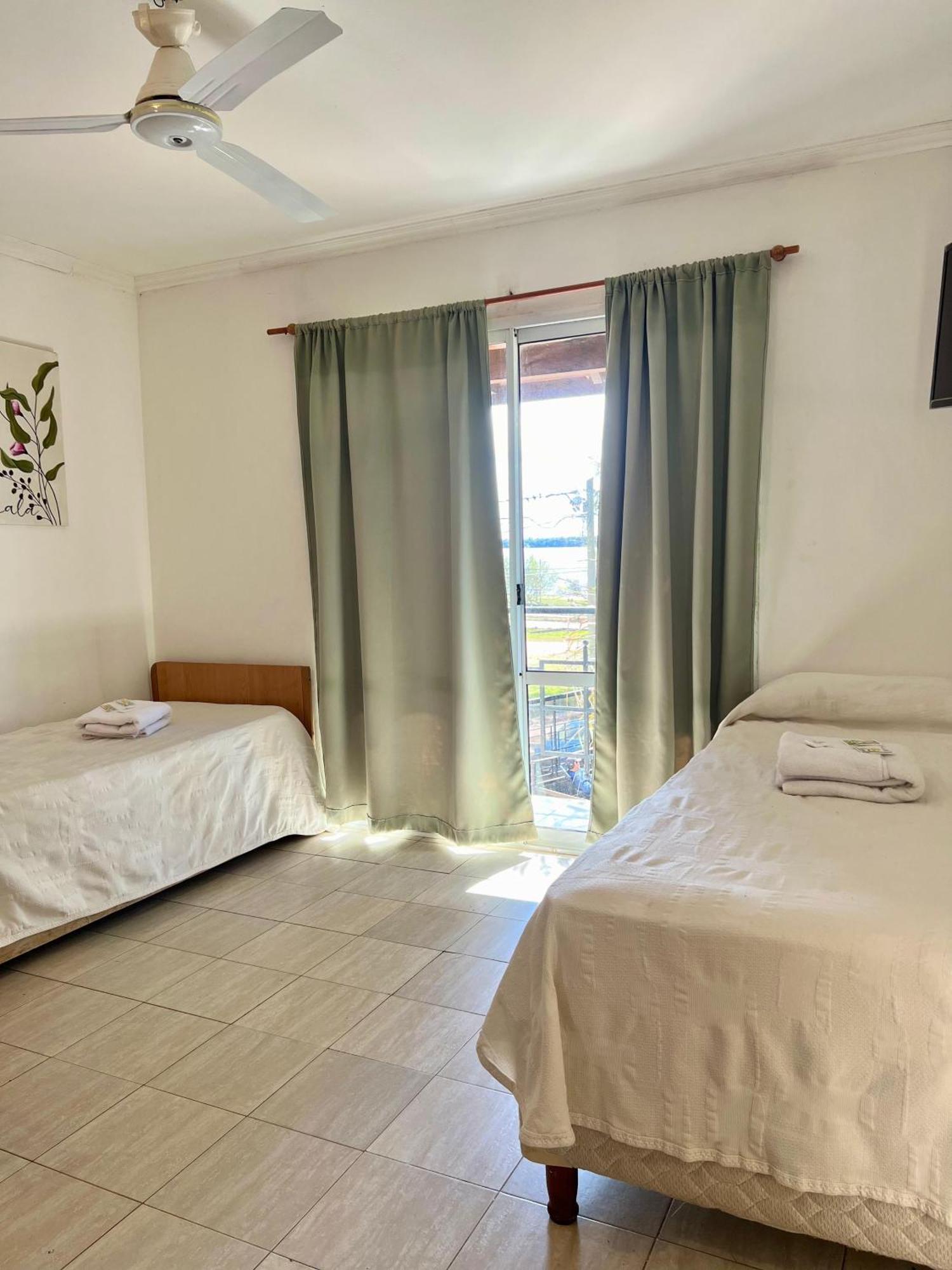 Brisas Del Lago Apartamentos Colon  Ngoại thất bức ảnh